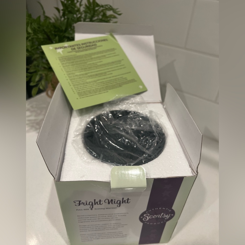 SCENTSY “Fright Night” Full Size Warmer - Picture 3 of 8